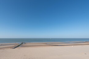 Apartment With Frontal sea View in Ostend