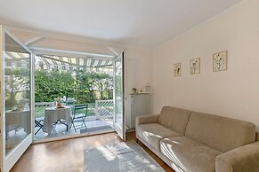 Riva's Garden Home