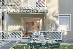 Riva's Garden Home