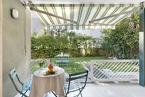 Riva's Garden Home