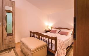 Picturesque Escape Holiday Home With Pool and Sauna