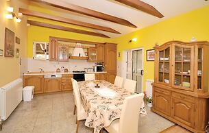 Picturesque Escape Holiday Home With Pool and Sauna