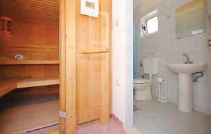 Picturesque Escape Holiday Home With Pool and Sauna