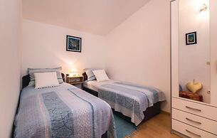 Picturesque Escape Holiday Home With Pool and Sauna