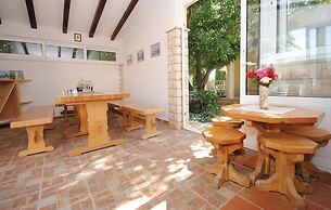 Picturesque Escape Holiday Home With Pool and Sauna