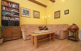 Picturesque Escape Holiday Home With Pool and Sauna