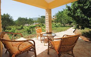 Picturesque Escape Holiday Home With Pool and Sauna