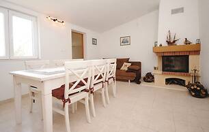 Picturesque Escape Holiday Home With Pool and Sauna