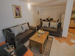 Tranquil Getaway Villa Prapatnica With Pool and Garden