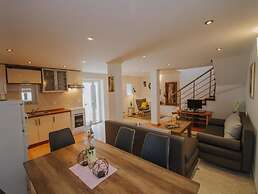 Tranquil Getaway Villa Prapatnica With Pool and Garden