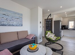 Trendy and Chic Apartment With Terrace and Private Garden