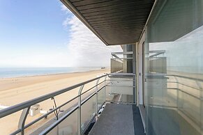 Apartment in Blankenberge With Terrace