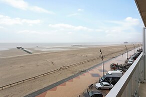 Cosy Apartment in Blankenberge With Terrace