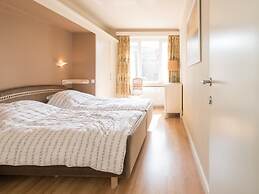 Apartment With Marina View