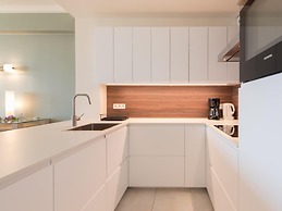 Apartment With Marina View