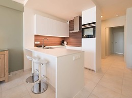 Apartment With Marina View