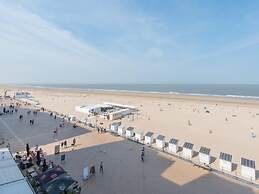 Apartment With Marina View