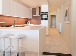 Apartment With Marina View