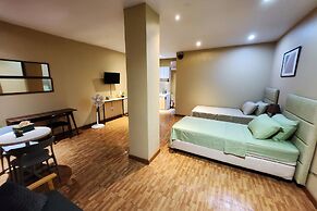 Freddo Studio Apartelle