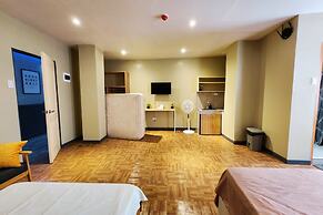 Freddo Studio Apartelle