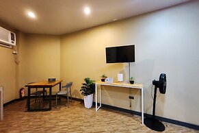 Freddo Studio Apartelle