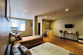 Freddo Studio Apartelle