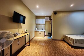 Freddo Studio Apartelle