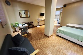 Freddo Studio Apartelle