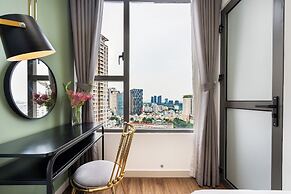 Refined Saigon - Rivergate Apartment