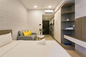 Refined Saigon - Rivergate Apartment
