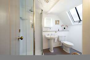 Barometer Cottage in Broughty Ferry