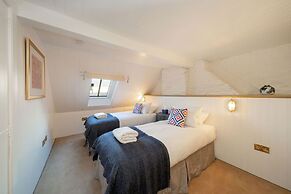 Barometer Cottage in Broughty Ferry