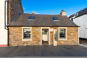 Barometer Cottage in Broughty Ferry