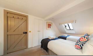 Barometer Cottage in Broughty Ferry