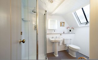 Barometer Cottage in Broughty Ferry
