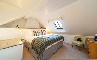 Barometer Cottage in Broughty Ferry