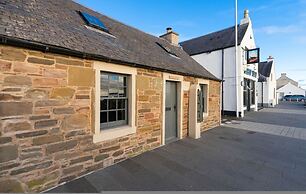 Barometer Cottage in Broughty Ferry