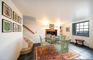 Barometer Cottage in Broughty Ferry