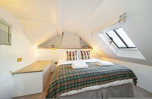 Barometer Cottage in Broughty Ferry