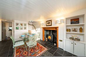 Barometer Cottage in Broughty Ferry