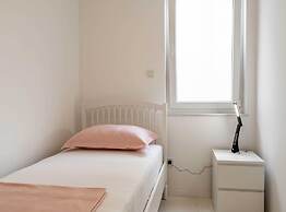 Spacious Povljana Apartment With Sea View and Terrace