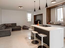 Spacious Povljana Apartment With Sea View and Terrace