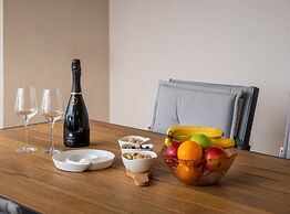 Spacious Povljana Apartment With Sea View and Terrace