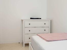 Spacious Povljana Apartment With Sea View and Terrace