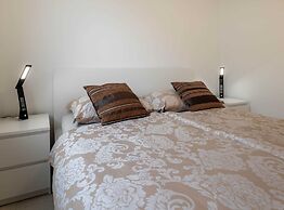 Spacious Povljana Apartment With Sea View and Terrace