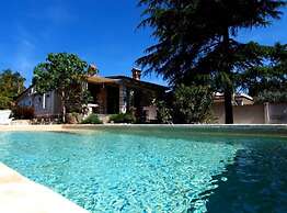 Seafront Dreamy Holiday Home Spina With Pool