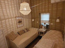 Seafront Dreamy Holiday Home Spina With Pool