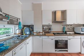 Sunny 5BR Villa at Prainha Club