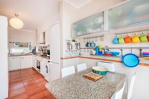 Sunny 5BR Villa at Prainha Club