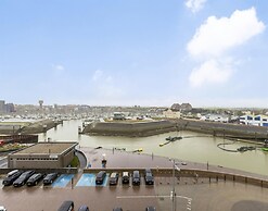 Apartment in Blankenberge With Terrace